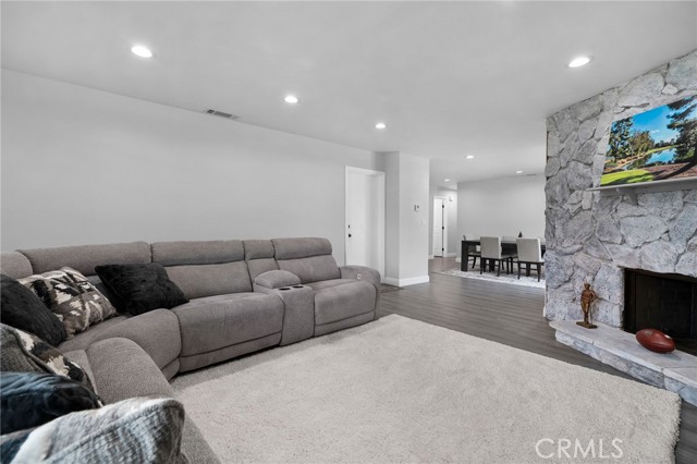4622 San Jose Street, Montclair CA: https://media.crmls.org/medias/7ec572fc-adb6-41a3-8614-778f77324093.jpg