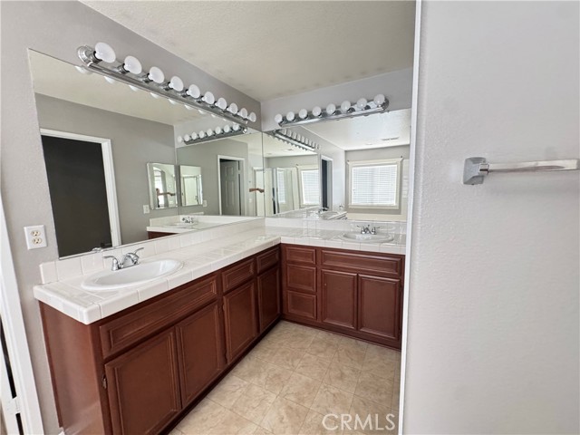 Detail Gallery Image 31 of 34 For 6340 Peach Blossom, Corona,  CA 92880 - 3 Beds | 3 Baths
