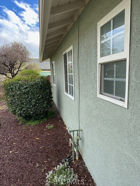 1539 Crater Street photo 4