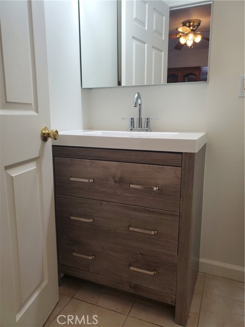17961 Lull Street, Reseda CA: https://media.crmls.org/medias/7ec856fb-9bf5-4172-ad72-aceb83dcb65b.jpg