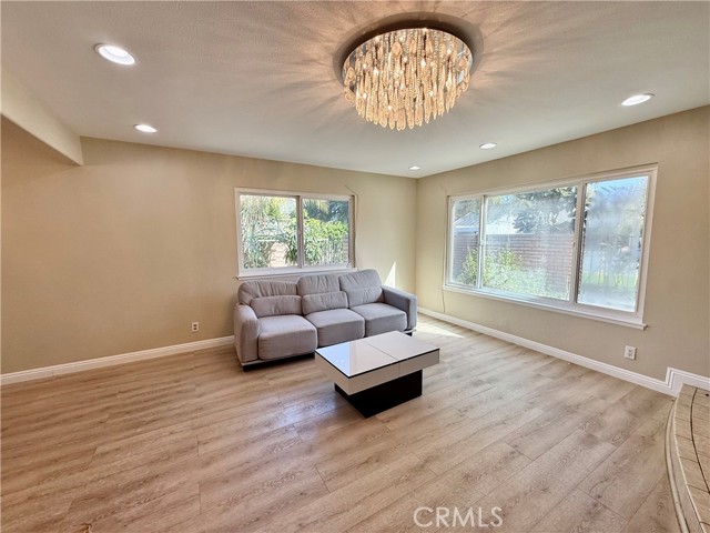 Detail Gallery Image 6 of 14 For 1341 S Pembrooke #B,  Anaheim,  CA 92804 - 1 Beds | 1 Baths