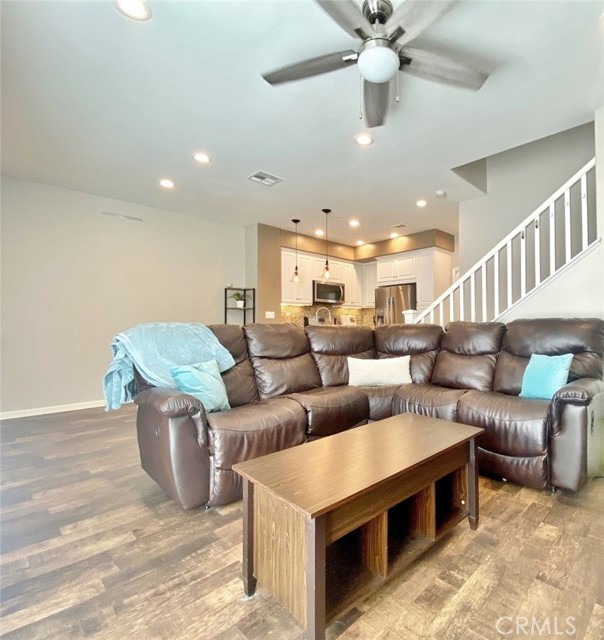 44011 Rivo Court, Temecula CA: https://media.crmls.org/medias/7ec8f260-0188-4691-87e6-3889e289400a.jpg