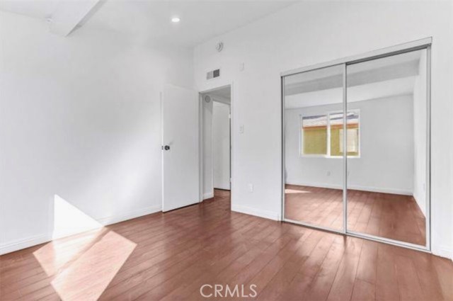 Detail Gallery Image 11 of 20 For 6155 Reseda Blvd #4,  Tarzana,  CA 91335 - 3 Beds | 2 Baths