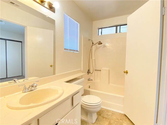 11369 Weinhart Court, Moreno Valley CA: https://media.crmls.org/medias/7ecaab87-c816-4ab9-961c-ce8cc38cccd6.jpg