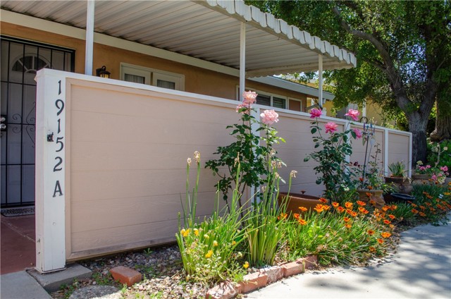 19152 Avenue Of The Oaks, Newhall CA: https://media.crmls.org/medias/7ecacbf4-ecc5-4db3-91be-fdd9424df0d1.jpg