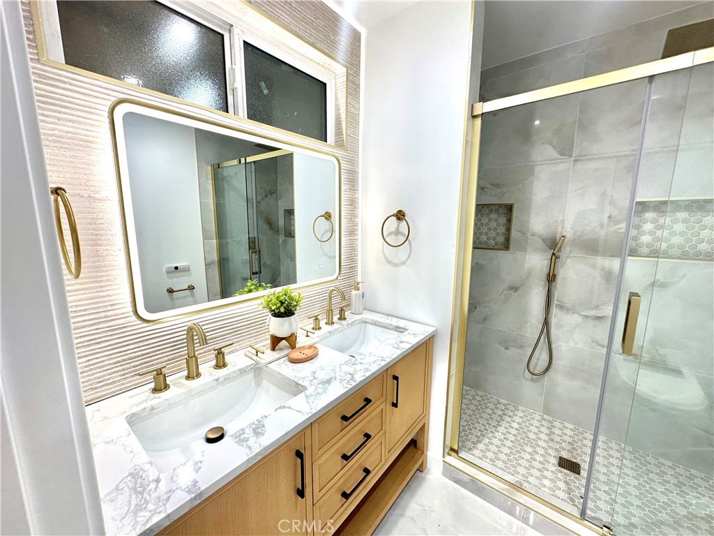 https://media.crmls.org/medias/7ecba482-6f19-40ba-bb57-ab99cadeb0a4.jpg?preset=X-Large
