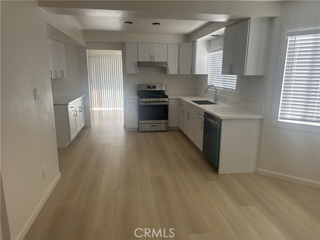 Detail Gallery Image 7 of 10 For 25667 Kalmia, Moreno Valley,  CA 92557 - 4 Beds | 2/1 Baths