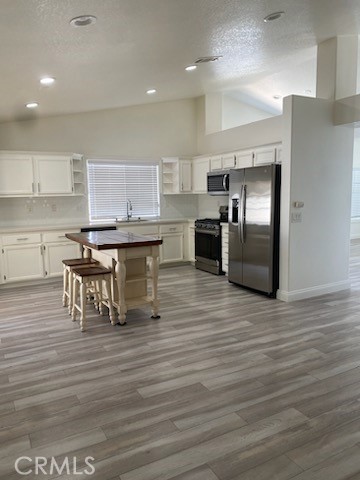 Detail Gallery Image 6 of 8 For 1005 S Helena, Colton,  CA 92324 - 4 Beds | 2 Baths