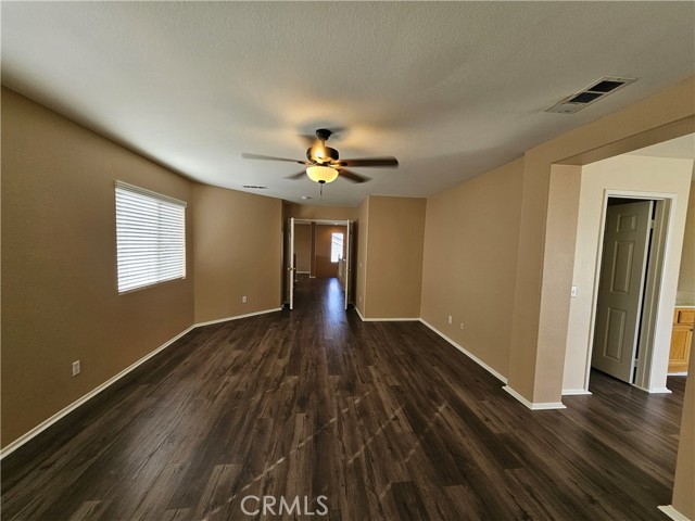 Detail Gallery Image 13 of 28 For 4120 Forest Highlands Cir, Corona,  CA 92883 - 4 Beds | 3 Baths