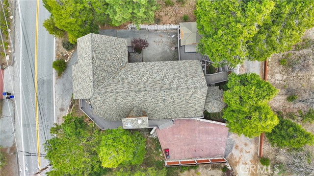 825 Grass Valley Road, Lake Arrowhead CA: https://media.crmls.org/medias/7ecd5686-a0dd-4d5a-b784-fddaa2b91814.jpg