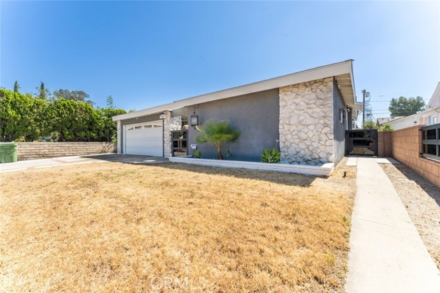 7900 Babcock Avenue photo 5