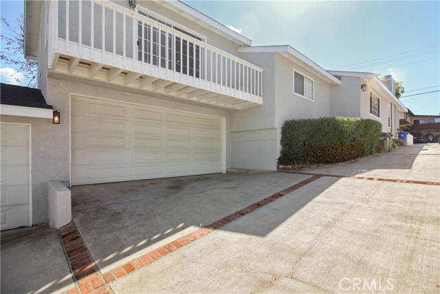Detail Gallery Image 2 of 26 For 1933 Voorhees Ave a,  Redondo Beach,  CA 90278 - 4 Beds | 3 Baths