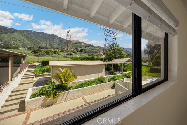 Detail Gallery Image 12 of 30 For 2555 Alpine Rd, Upland,  CA 91784 - 3 Beds | 2/1 Baths