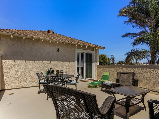 1718 Clark Lane, Redondo Beach, California 90278, 3 Bedrooms Bedrooms, ,2 BathroomsBathrooms,Residential,Sold,Clark,SB17096559