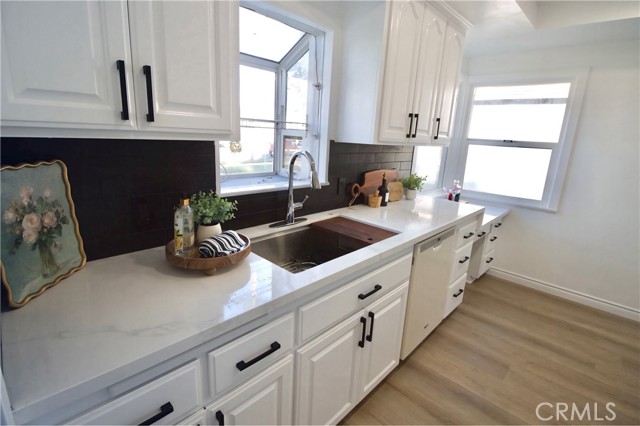 Detail Gallery Image 15 of 18 For 3528 Russell Street, Riverside,  CA 92501 - 4 Beds | 3 Baths