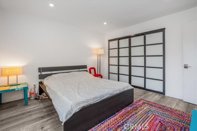 2481 S Bundy Drive, Los Angeles CA: https://media.crmls.org/medias/7ed0c4e6-6b4d-41c1-a7d7-e46ae376eba7.jpg
