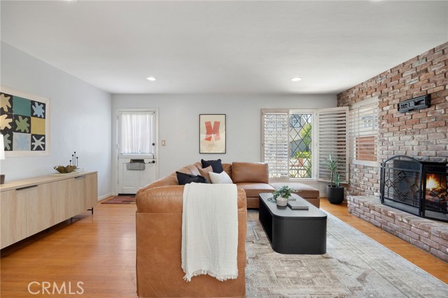 125 Siena Drive, Long Beach CA: https://media.crmls.org/medias/7ed16bff-c1f6-4b38-8aa0-db542ac17215.jpg