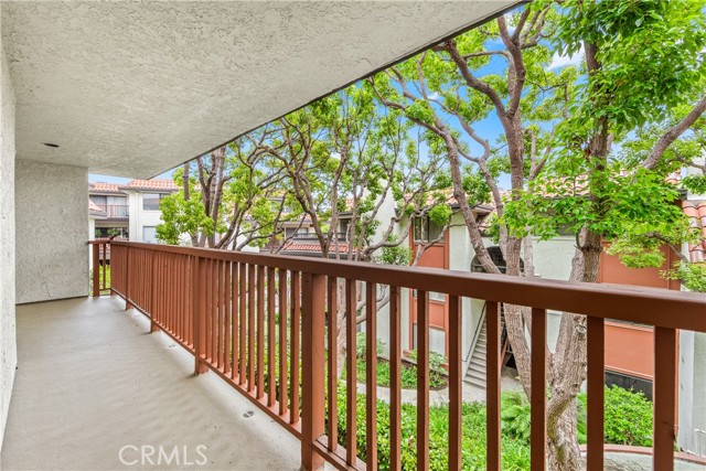 6222 Riviera Circle, Long Beach CA: https://media.crmls.org/medias/7ed1939e-d3a2-4f6a-a262-91b277c49017.jpg