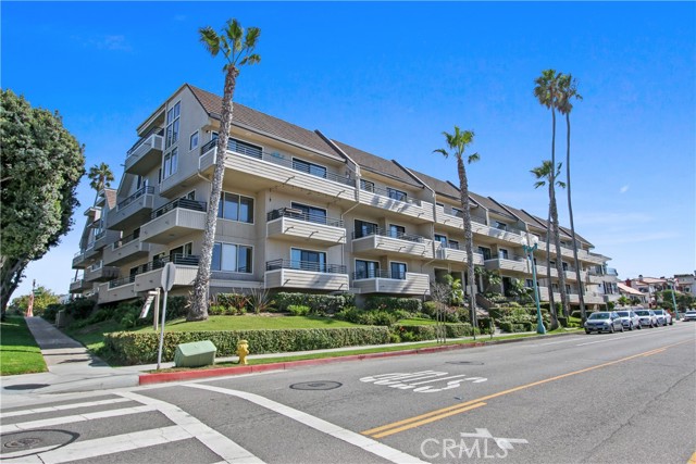 700 Esplanade, Redondo Beach, California 90277, 2 Bedrooms Bedrooms, ,2 BathroomsBathrooms,Residential,Sold,Esplanade,SB21226099