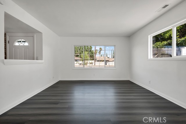 8547 Tampa Avenue, Northridge CA: https://media.crmls.org/medias/7ed2993c-55ac-4154-899d-9a75107357c5.jpg