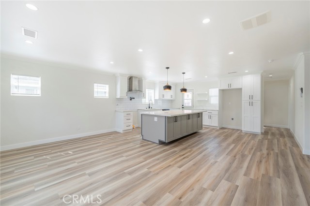 Detail Gallery Image 11 of 65 For 1551 N Neptune Ave, Wilmington,  CA 90744 - 5 Beds | 2 Baths