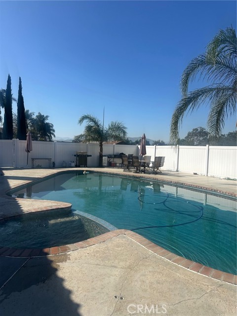 5895 Snowgrass Trail, Jurupa Valley CA: https://media.crmls.org/medias/7ed3c070-f4ff-4b5f-b6ed-19fa64b9f8d9.jpg