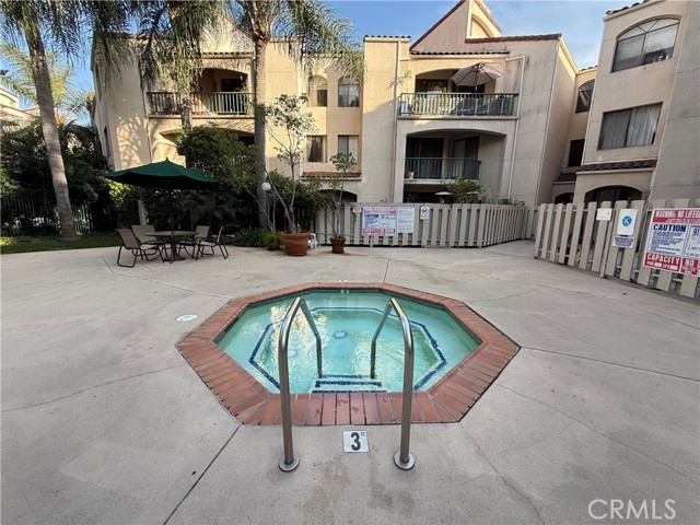 Detail Gallery Image 6 of 33 For 4200 via Arbolada #120,  Los Angeles,  CA 90042 - 2 Beds | 2 Baths