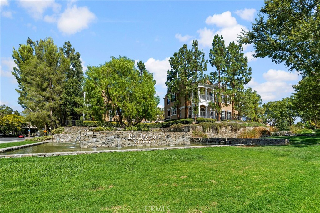 https://media.crmls.org/medias/7ed4178e-c582-48a2-8cad-2777bb2c362b.jpg?preset=X-Large