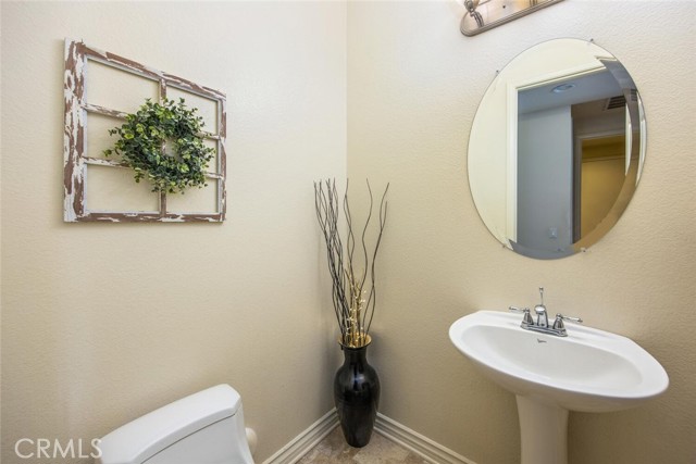 Detail Gallery Image 9 of 38 For 34333 Forest Oaks Dr, Yucaipa,  CA 92399 - 4 Beds | 2/1 Baths