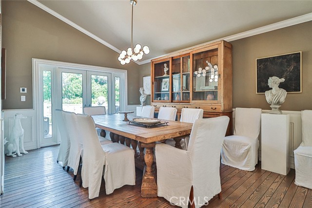 Detail Gallery Image 14 of 74 For 17141 Superior St, Northridge,  CA 91325 - 6 Beds | 4 Baths