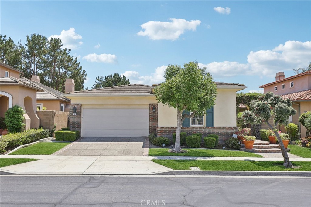 10 Flora Springs