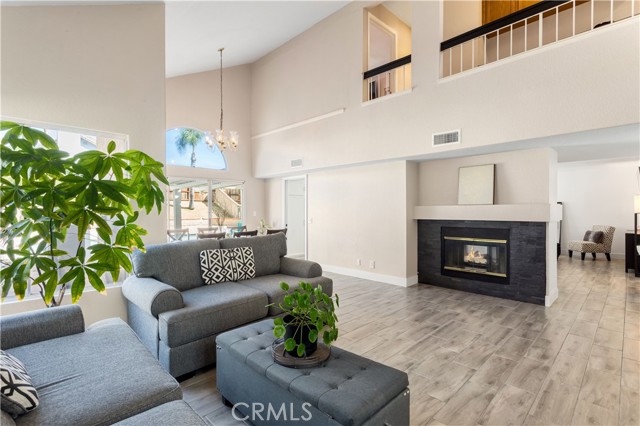 Detail Gallery Image 4 of 42 For 24550 Camino Meridiana, Murrieta,  CA 92562 - 4 Beds | 2/1 Baths