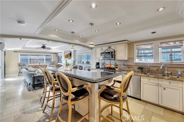 150 Cress Street, Laguna Beach CA: https://media.crmls.org/medias/7ed71af7-6df8-45b2-897f-10dabb7cae93.jpg