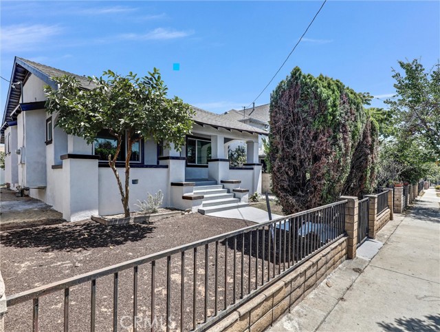 410 S Ford Boulevard, Los Angeles CA: https://media.crmls.org/medias/7ed7b2da-8abe-4b73-9758-8b77a75ffbc0.jpg