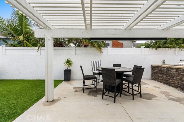 Detail Gallery Image 29 of 61 For 17902 Bolton Cir, Huntington Beach,  CA 92649 - 4 Beds | 2/1 Baths