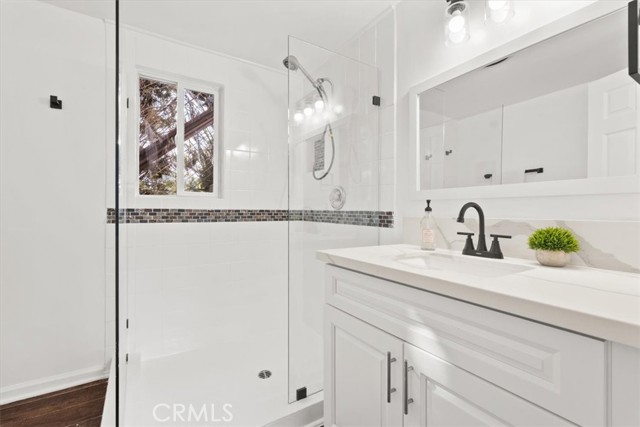 Detail Gallery Image 23 of 61 For 5160 Medina Rd, Woodland Hills,  CA 91364 - 3 Beds | 2/1 Baths