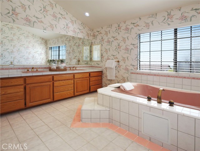 Detail Gallery Image 15 of 37 For 28070 Ella Dr, Rancho Palos Verdes,  CA 90275 - 4 Beds | 4 Baths