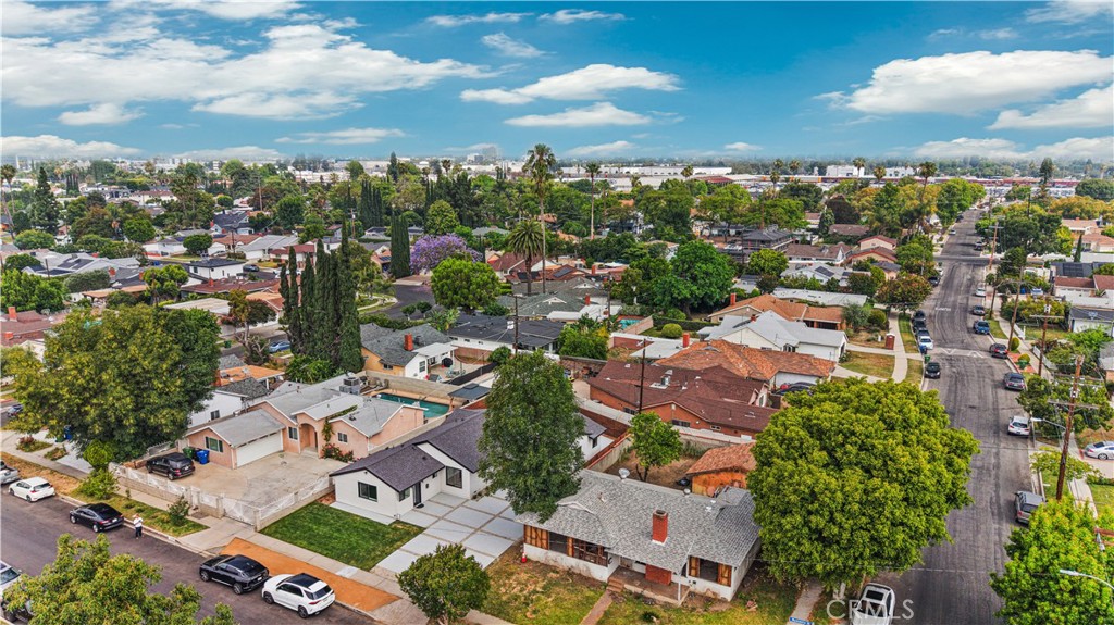 https://media.crmls.org/medias/7eda5035-9e93-46d7-b94e-2689c479bc18.jpg?preset=X-Large