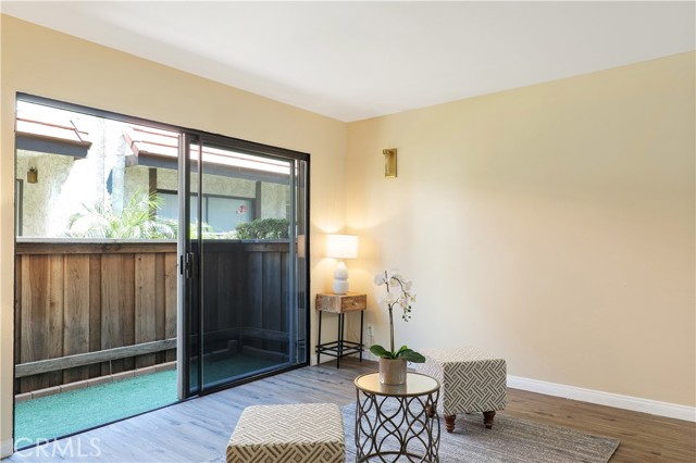 Detail Gallery Image 2 of 21 For 9505 Sylmar Ave #4,  Panorama City,  CA 91402 - 3 Beds | 2 Baths