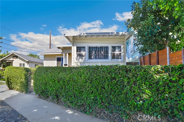 Detail Gallery Image 1 of 1 For 1239 N Loma Vista Dr, Long Beach,  CA 90813 - 6 Beds | 3/2 Baths