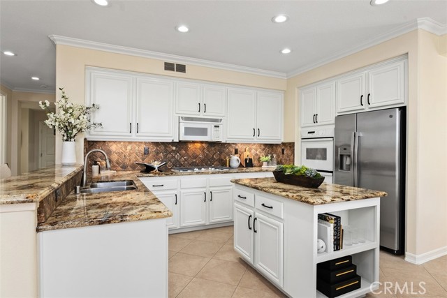 Detail Gallery Image 10 of 39 For 20904 Parkside, Lake Forest,  CA 92630 - 5 Beds | 3 Baths