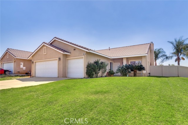 Detail Gallery Image 1 of 1 For 805 Cherry Valley Acres, Beaumont,  CA 92223 - 4 Beds | 2 Baths