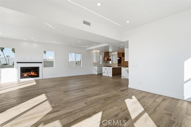 Detail Gallery Image 9 of 45 For 617 N Irena Ave #C,  Redondo Beach,  CA 90277 - 5 Beds | 3/1 Baths