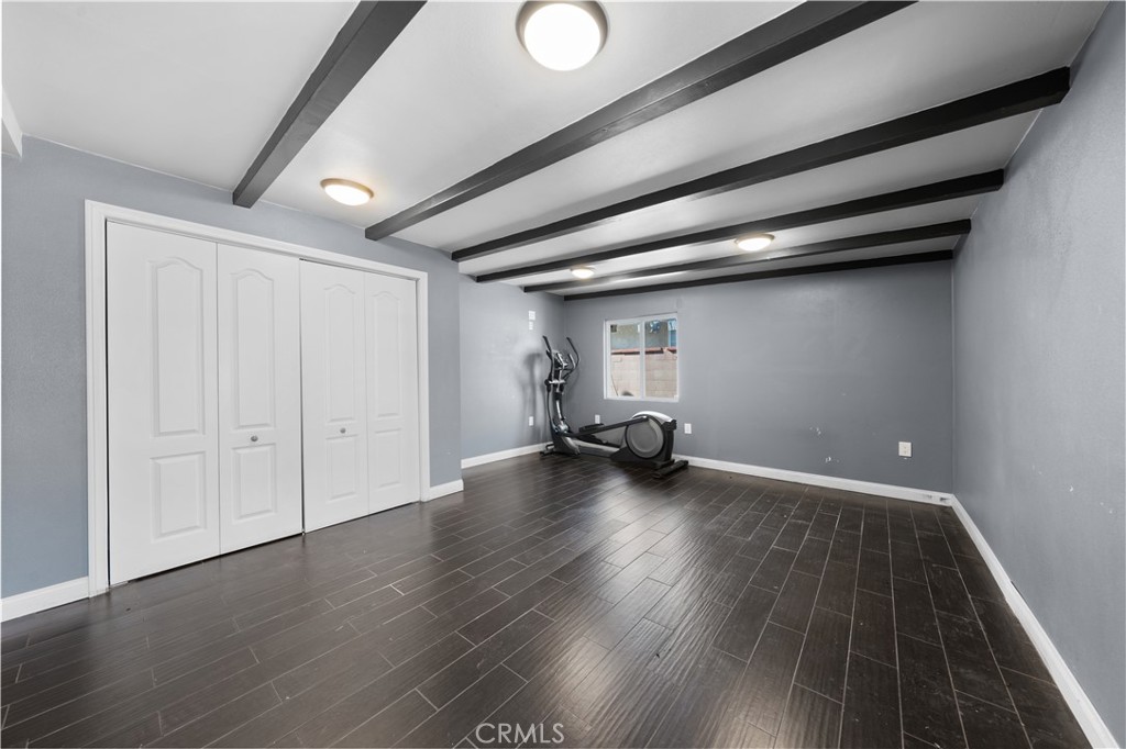 https://media.crmls.org/medias/7eddfd8a-2ed3-4783-b6af-8b191fb31ac1.jpg?preset=X-Large