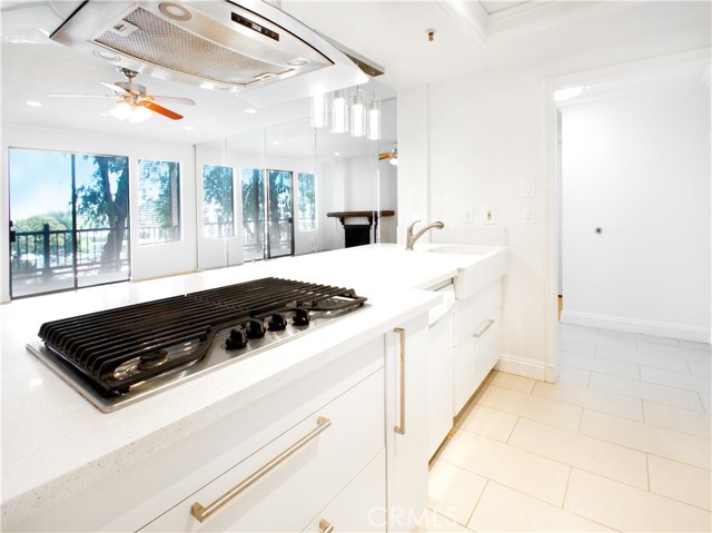 Detail Gallery Image 11 of 34 For 2559 Plaza Del Amo #205,  Torrance,  CA 90503 - 2 Beds | 2/1 Baths