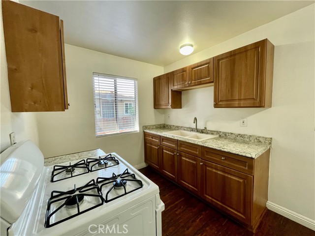 Detail Gallery Image 6 of 10 For 935 E Route 66, Glendora,  CA 91740 - 1 Beds | 1 Baths