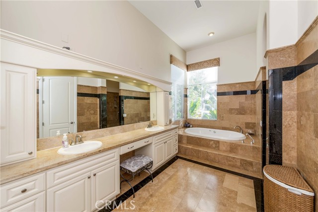 Detail Gallery Image 16 of 70 For 1309 W Valley View Dr, Fullerton,  CA 92833 - 5 Beds | 4/1 Baths