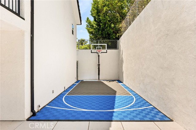 5965 Nora Lynn Drive, Woodland Hills CA: https://media.crmls.org/medias/7ee00ed9-6754-416c-a184-71ef82fe437a.jpg
