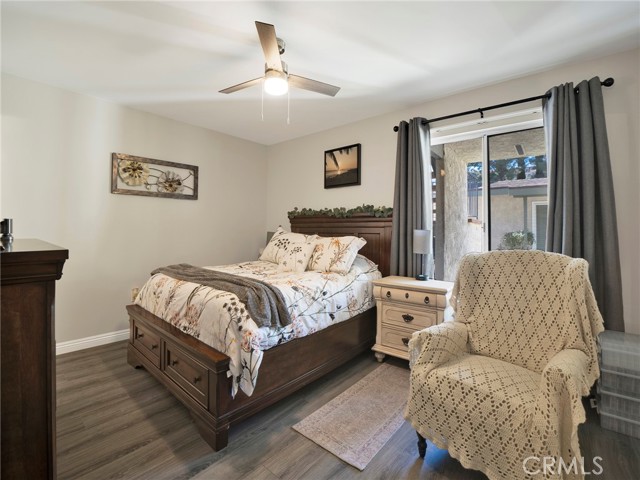 Detail Gallery Image 6 of 31 For 19816 Spanish Oak, Newhall,  CA 91321 - 2 Beds | 2 Baths