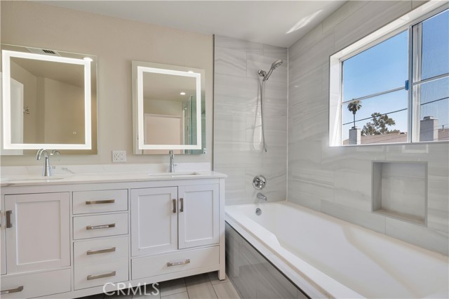 Detail Gallery Image 23 of 38 For 19017 Gault St #103,  Reseda,  CA 91335 - 3 Beds | 3 Baths